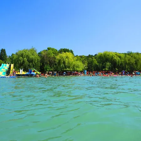 Balaton Family Apartman * Balatonfůzfő